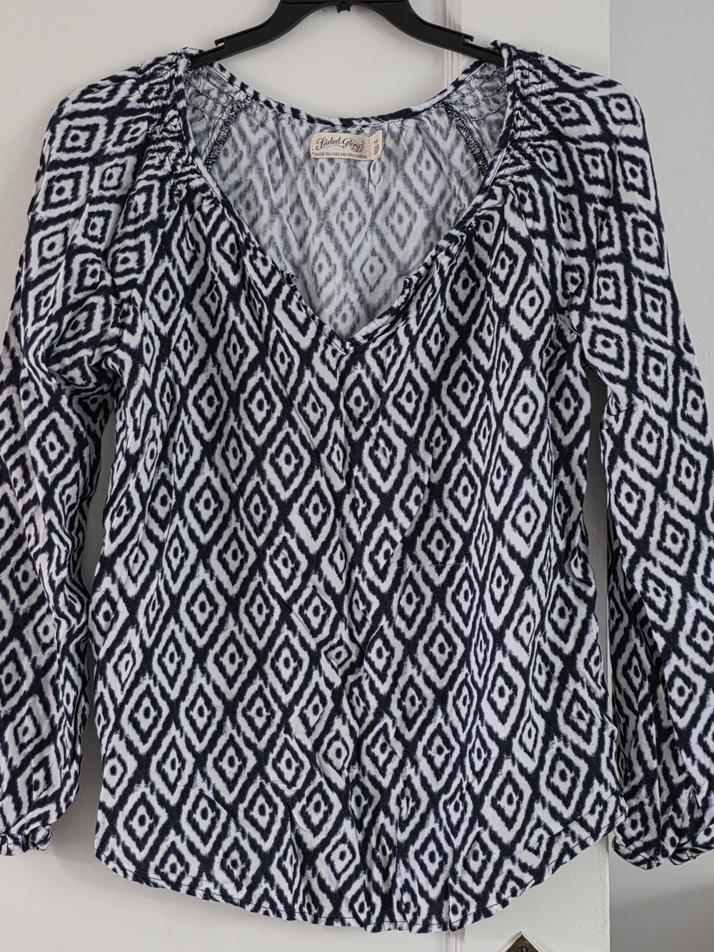 Faded Glory Womans Black & White Diamond Print V-Neck Tunic, Size Small (4-6)